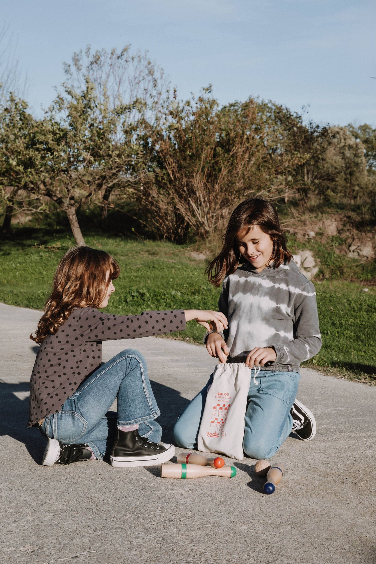 Klassisches Holz-Bowling-Set – 6 Kegel (24 cm) & Stoffbeutel | Handbemalt